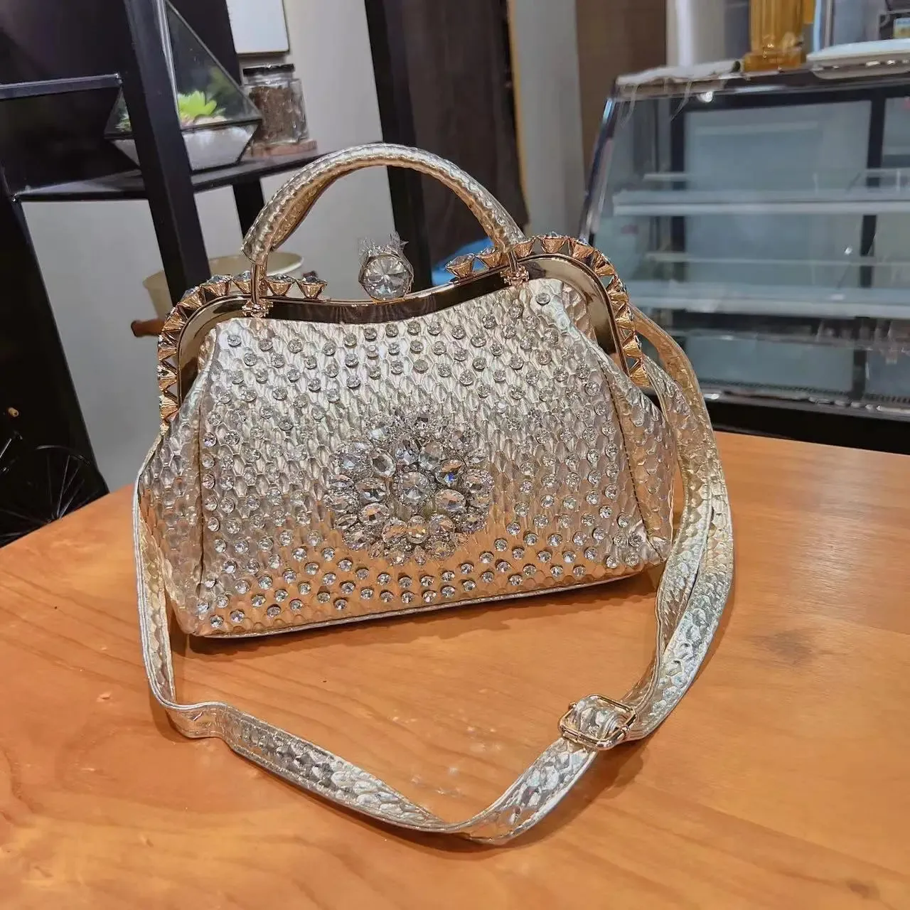 2024 New Luxury Fashion Diamonds Women's Handbags Leather Design Clip Rhinestone Bag Portable Tote Shoulder Messenger Bags