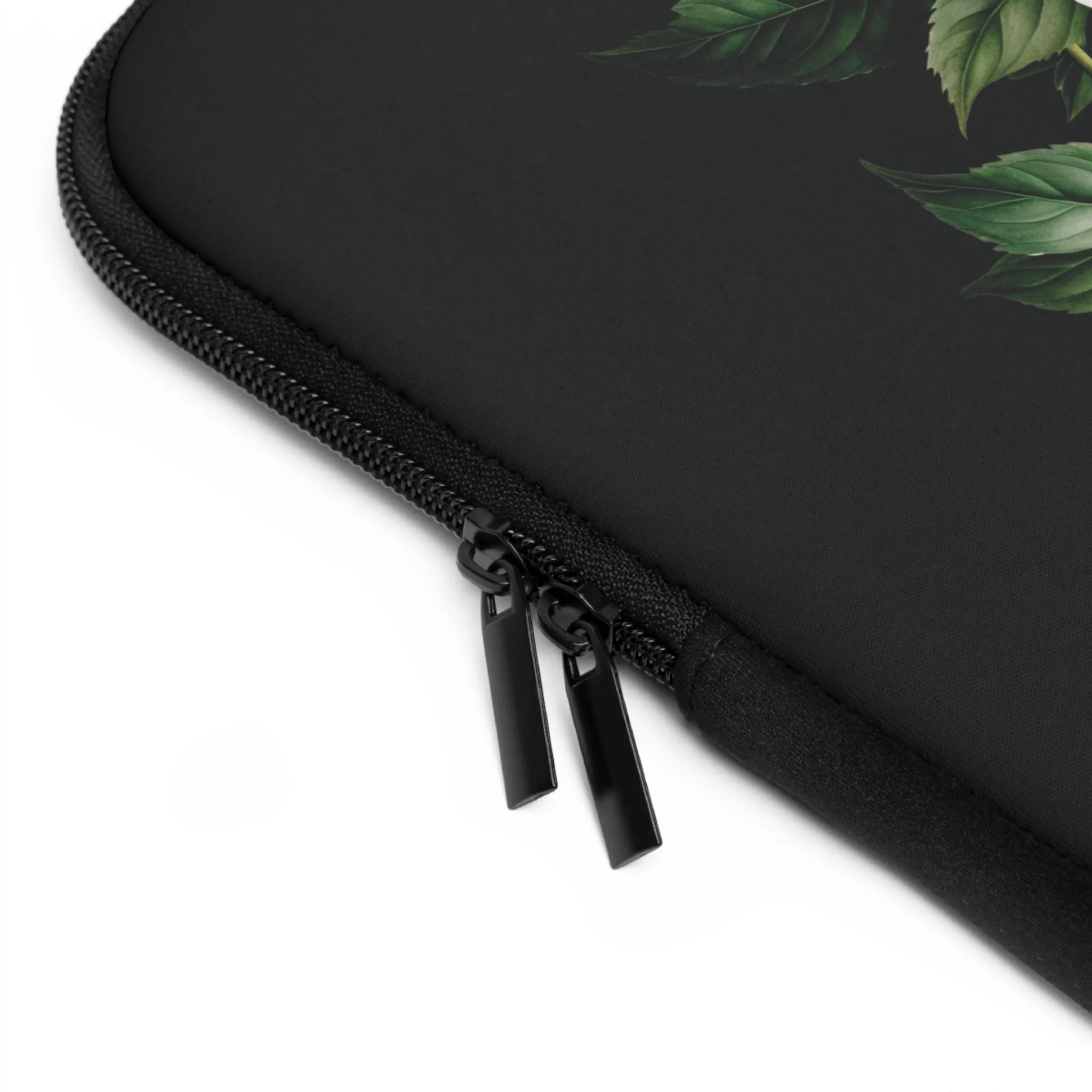 BLOOMING TECH: PEONIES IN BLOOM LAPTOP SLEEVE.NOIR/MULTI