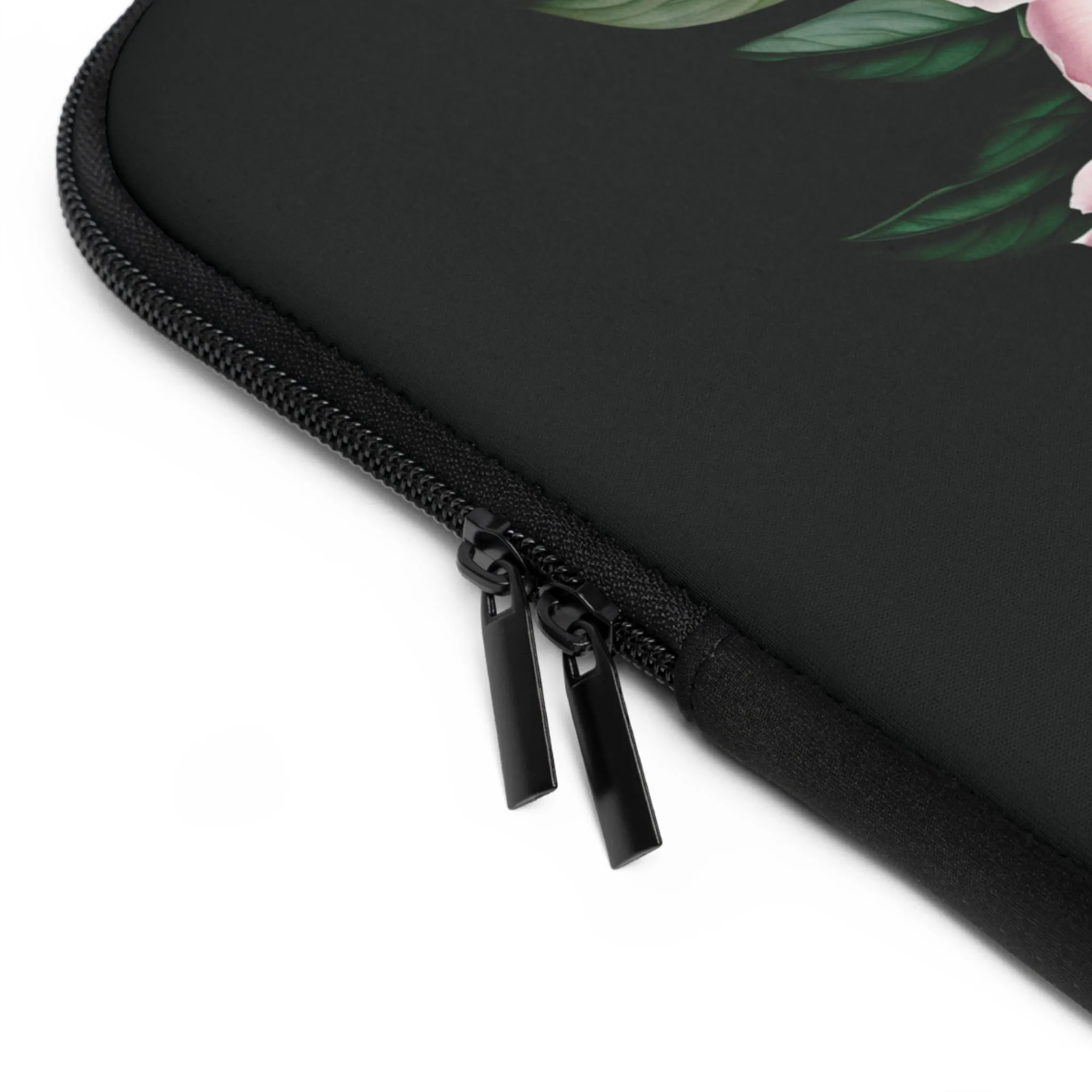 BLOOMING TECH: PEONIES IN BLOOM LAPTOP SLEEVE.NOIR/PINK
