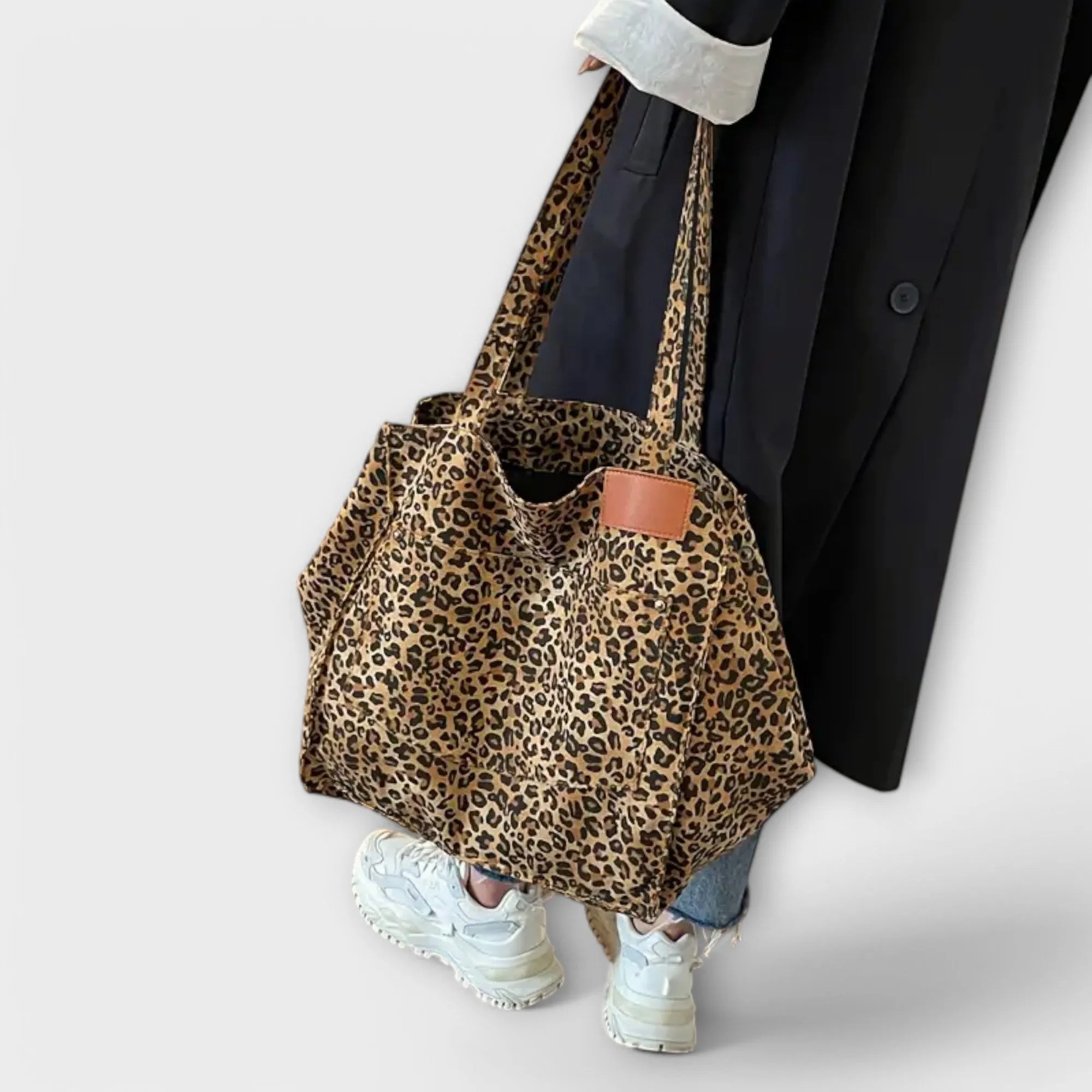Corbinian - Elegant Leopard Print Canvas Shoulder Bag