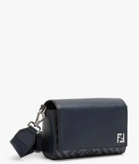 Fendi ff kvadrat läderväska