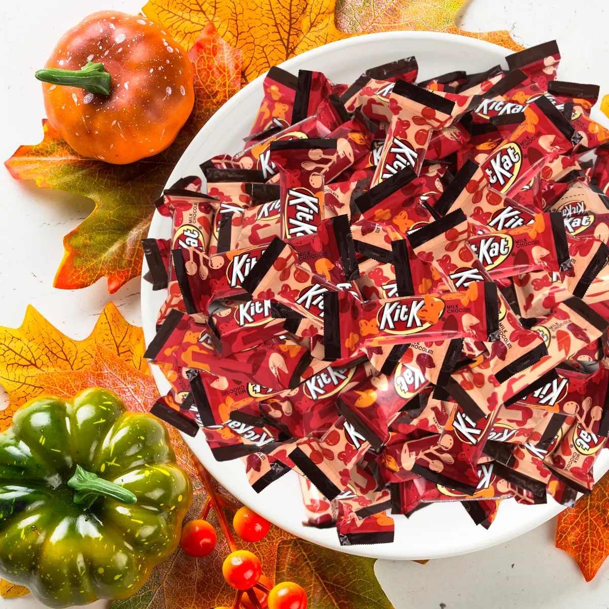 Kandy Korner Chocolate Candy Bars, Pack of KitKats in Bulk, Perfect, Tasty and Convenient Miniatures Candy Bars for Sharing with Friends, Family and Guests - 2lb