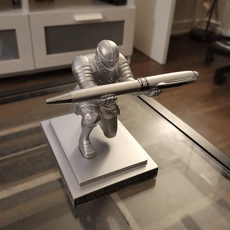 Knight Pen Holder