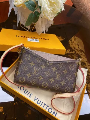 LOV2 Bags - Fashion Bags  1042