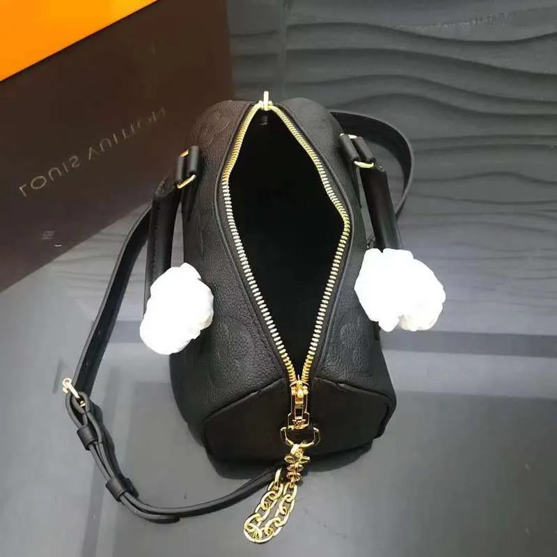 LOV2 Bags - Fashion Bags  1100
