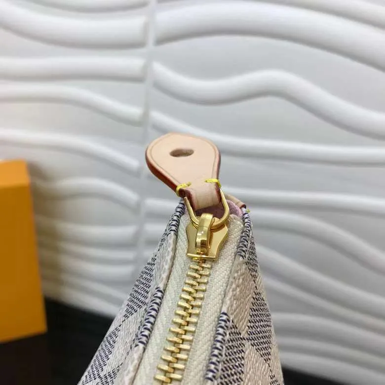 LOV2 Bags - Fashion Bags  1132