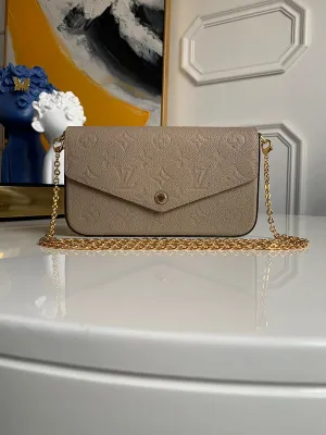 LOV2 Bags - Fashion Bags  1819