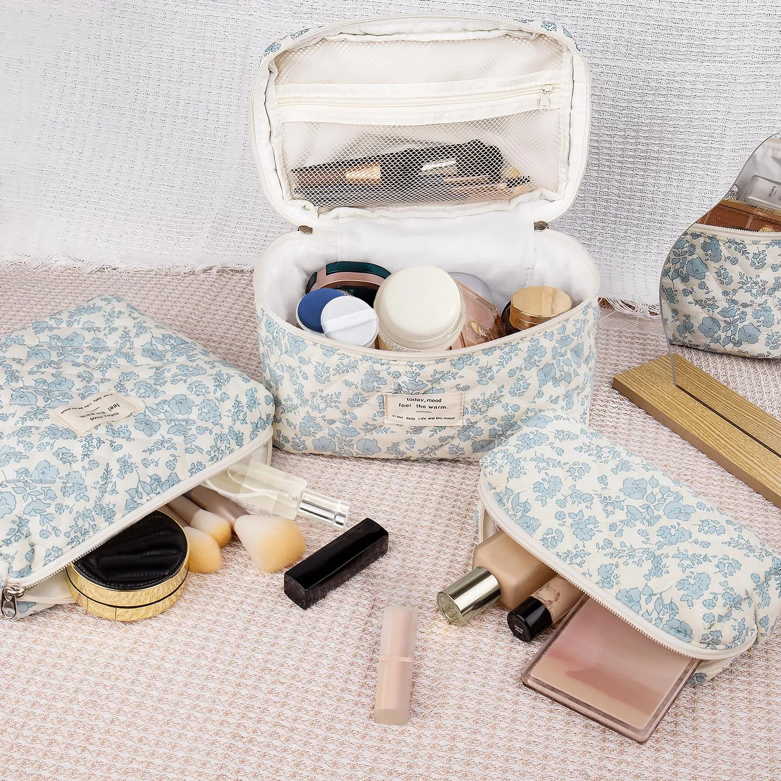 Makeup Bag Set, Quilted Makeup Bag, Large Floral Cosmetic Bag for Women, Cute Cotton Makeup Bags, Flower Travel Toiletry Organizer Bag(Plaid Floer)