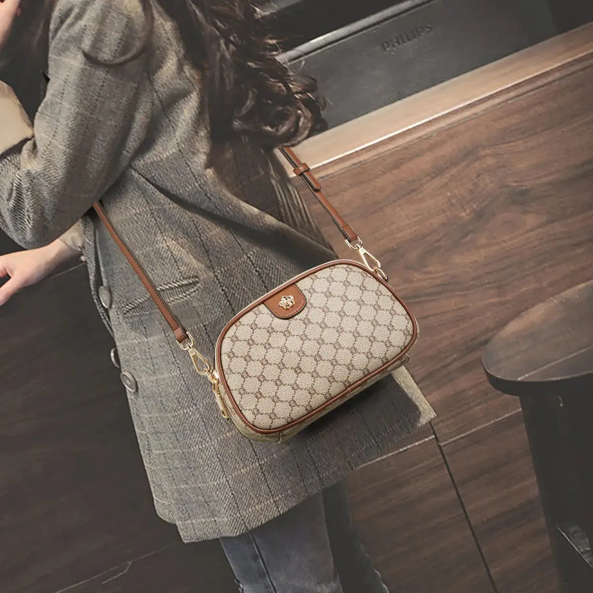 Monogram Prints Gift Messenger