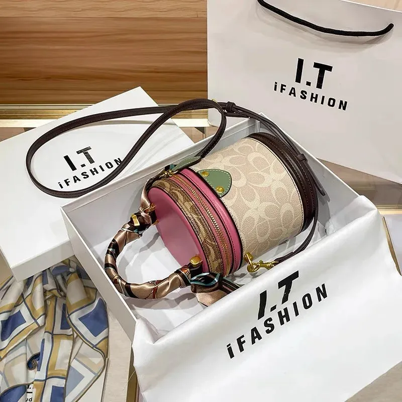 New minimalist and fashionable small , high-end carriage box bag