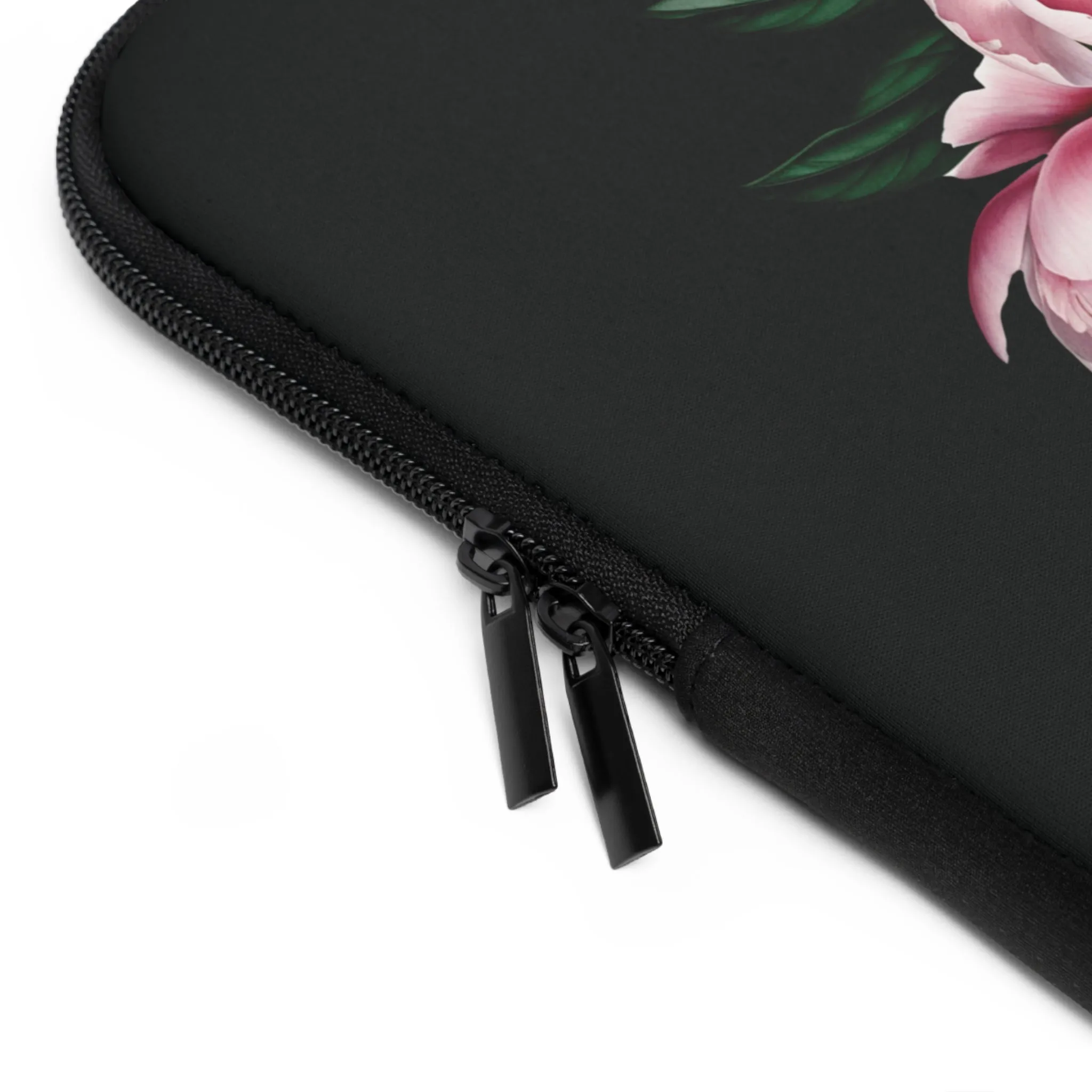 PINK PEONY IN BLOOM 2024 LAPTOP SLEEVE: ELEGANCE IN TRANSIT. NOIR/PINK