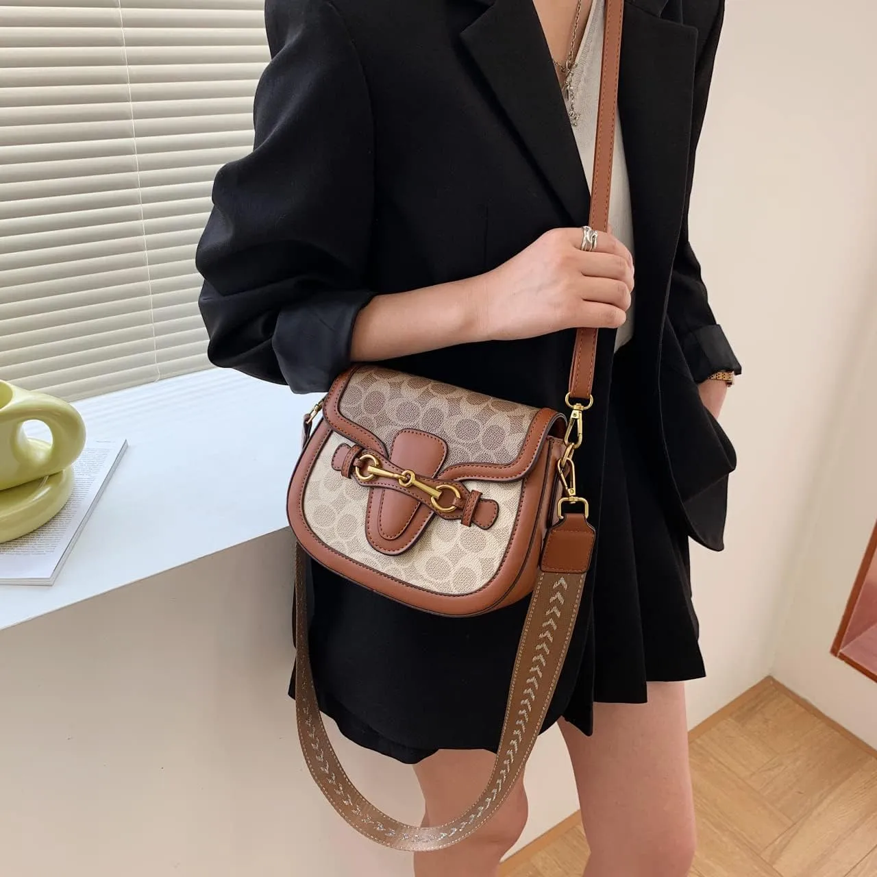 Small Crossbody Bags for Women - Artificial Leather Purse Handbag - Fashion Design - Golden Buckle