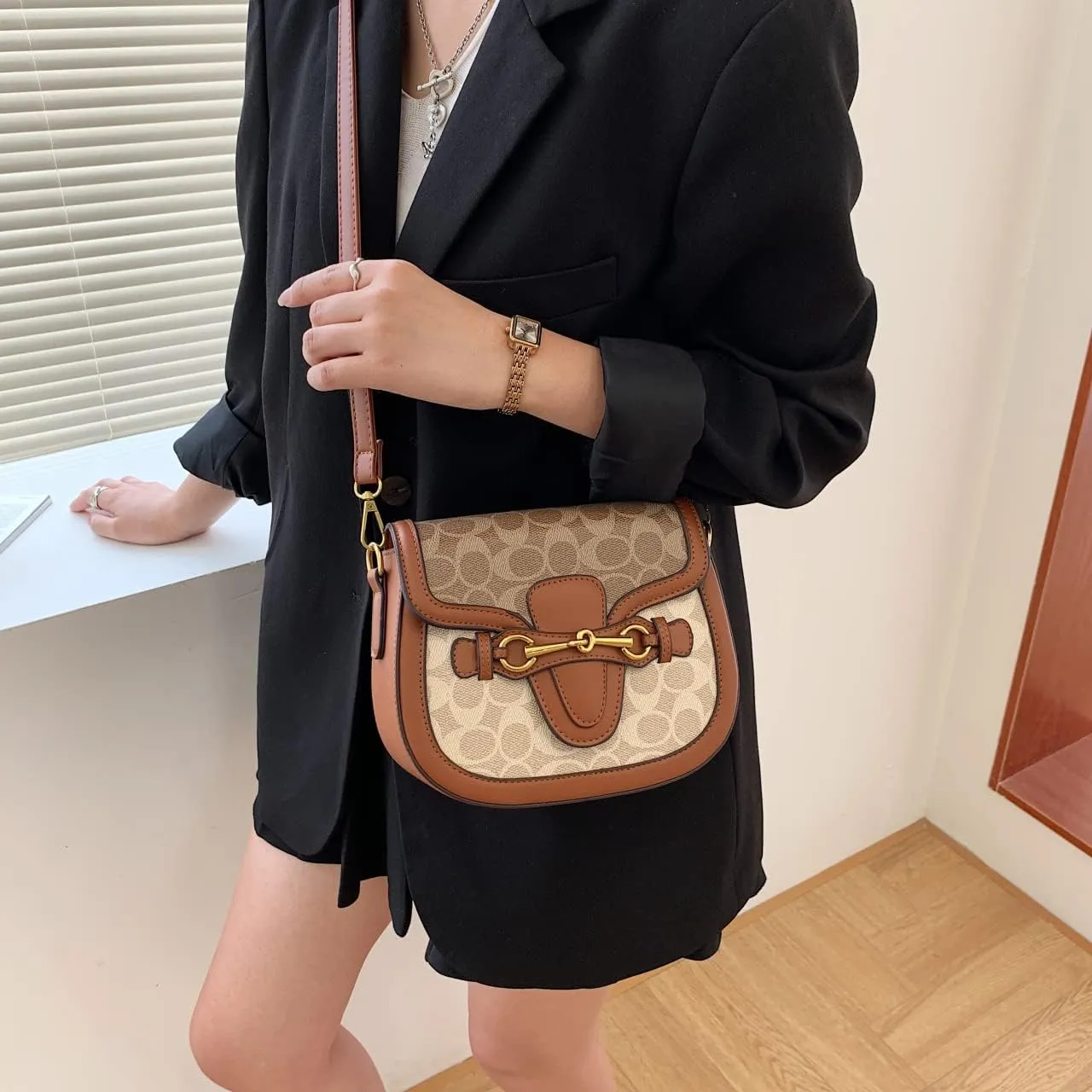 Small Crossbody Bags for Women - Artificial Leather Purse Handbag - Fashion Design - Golden Buckle