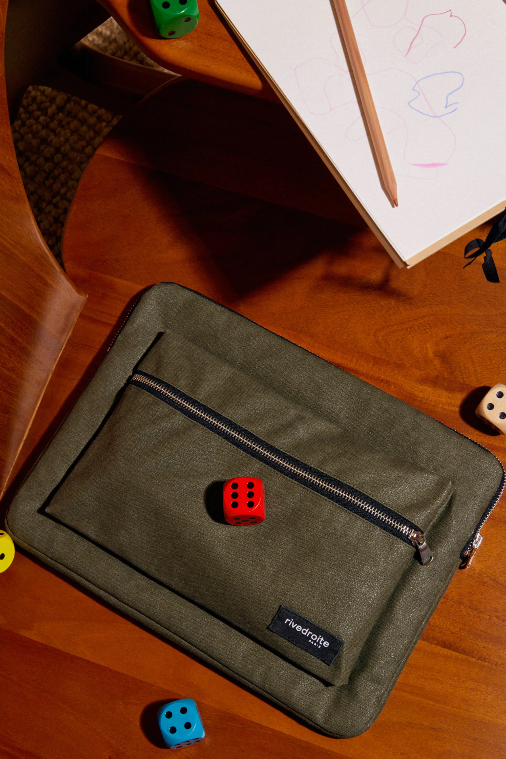 Vivienne, the 13" Laptop Sleeve - Recycled cotton Military green