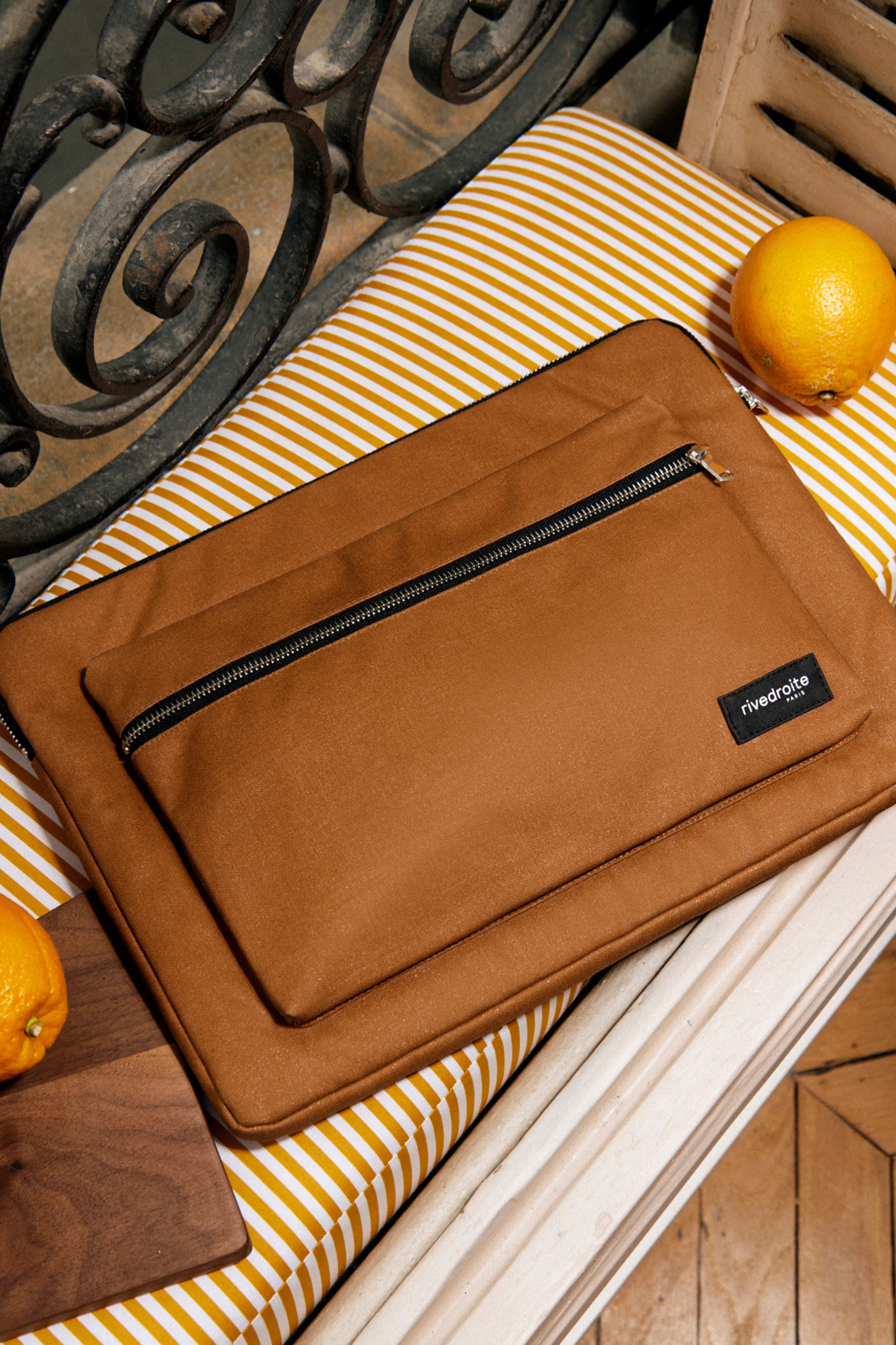 Vivienne, the 15" Laptop Sleeve - Recycled cotton Camel
